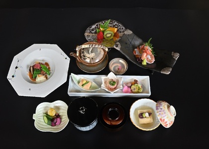 修善寺絆+　会席料理を気軽に楽しむ　本館ライト会席プラン　１頭２名様ご宿泊券（お食事時ウェルカムドリンク付き）