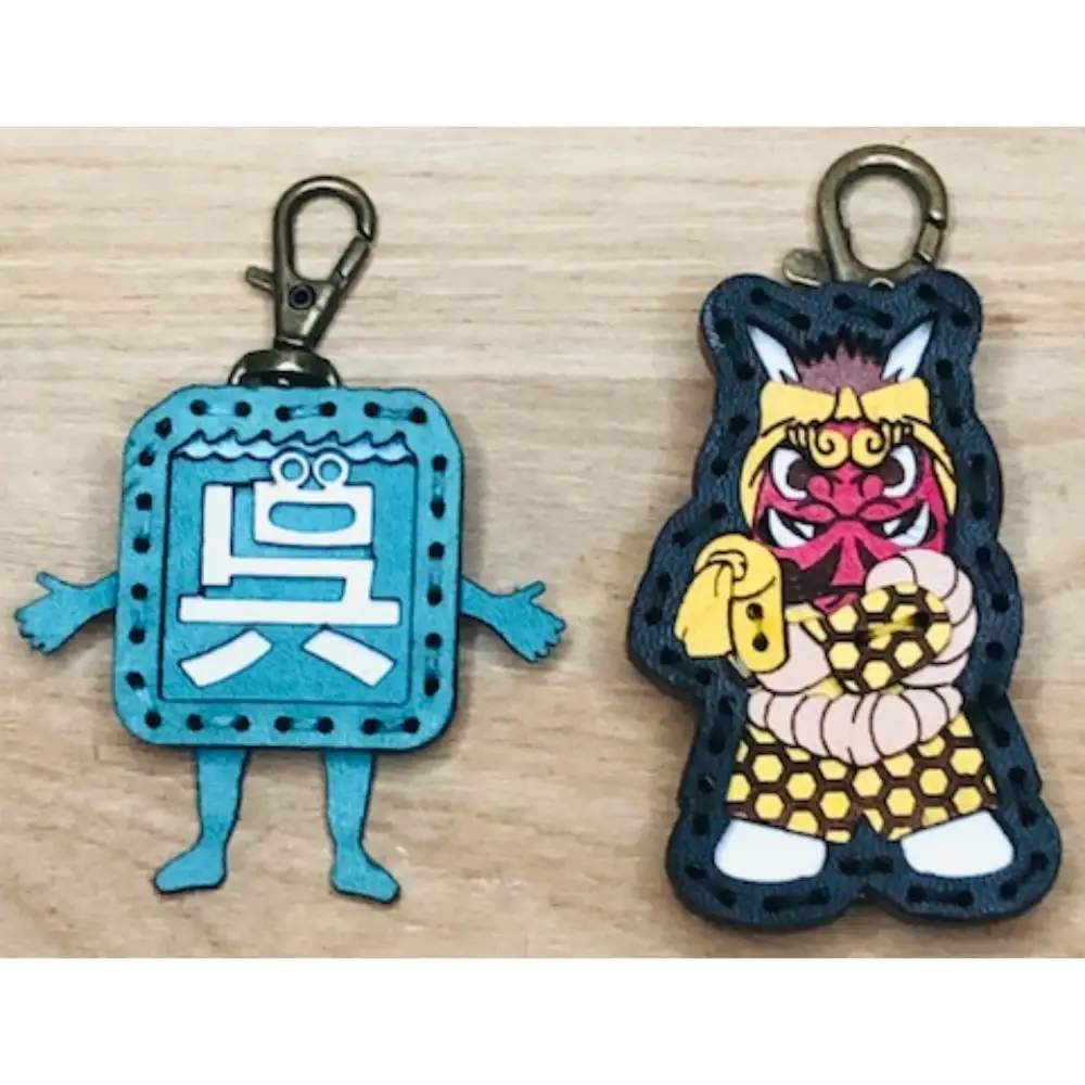 呉氏＆ヤブver2 レザーキーホルダーセット 一点もの 革 キーリング レディース メンズ 鍵 バッグチャーム ストラップ 革小物 かわいい ゆるキャラ ご当地キャラ 鬼 キャラクター ギフト プレゼント 送料無料 広島県 呉市 ku022-016-r