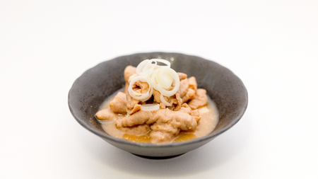 「日本料理ねぎしや」 煮込みメニュー 2品セット （ 豚もつの味噌煮込み ・ 牛すじの醤油煮込み ） 