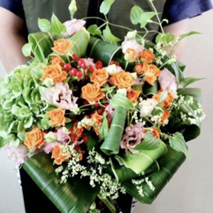 季節の花束 Sサイズ 6回 定期便 6ヶ月 ブーケ 花 生花 フラワー ギフト プレゼント 贈り物 お祝い 記念日 誕生日 母の日 敬老の日 インテリア 雑貨 飾り おしゃれ 華やか かわいい 季節の花 アレンジメント 癒し 空間 玄関 岩手県 盛岡市 東北 岩手 盛岡 有限会社田村フローリスト