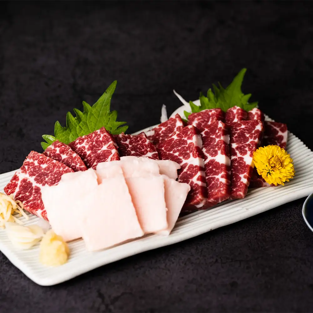 にくよし 馬さしセット（特撰赤身 約200g、タテガミ 約50g） 醤油・生姜小袋付 ブロック 馬刺し 馬肉 真空パック 冷凍