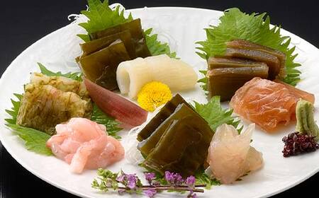 昆布締め 汐風セット4品 M-04C 丸玉 郷土料理 昆布 昆布〆 刺し身 白身 カジキ 車鯛 鯛 タイ そでいか イカ あまえび エビ 甘海老  富山県 立山町 お歳暮 お中元 F6T-321