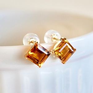 【ジュエリー】K18 イエローゴールド シトリン 一粒石 ピアス スクエアカット 6mm 保証書付 SIA-3282