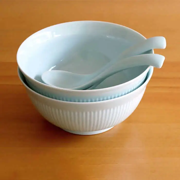 【白山陶器】【2人分の食器】よしず彫6寸めん丼とレンゲ 青白釉 4ピースセット[TA142]