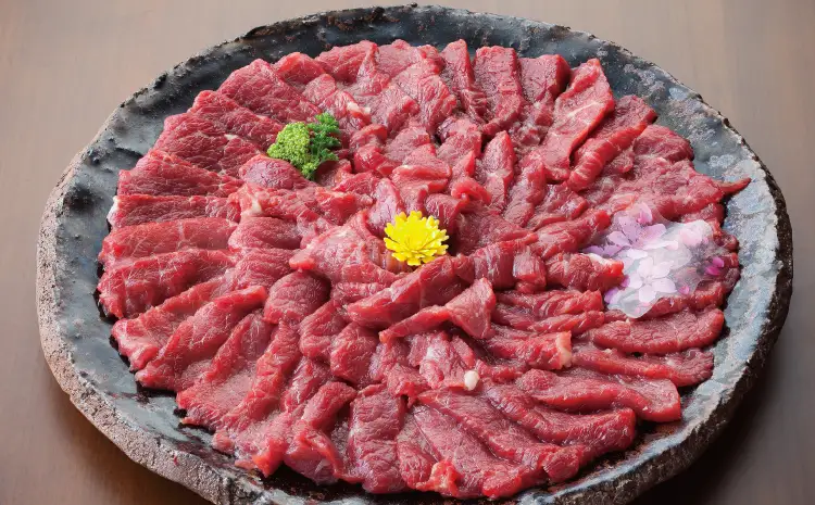 令和8年熊本地震復興支援 馬刺し 上霜降り(トロ)500g＋赤身500g 合計1000gセット