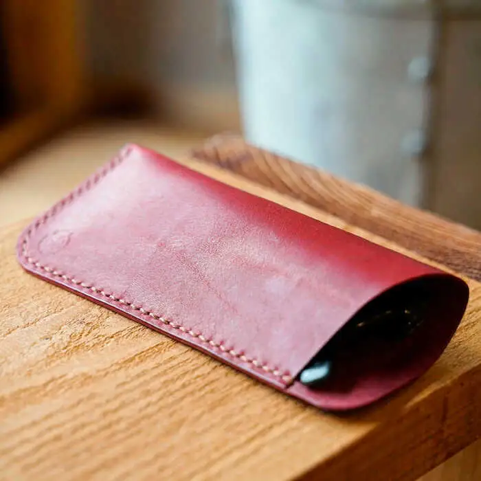 【手縫いの本革製品】 フラットな 眼鏡 ケース 糸島市 / BLESS 革製品 メガネケース [AAA030]