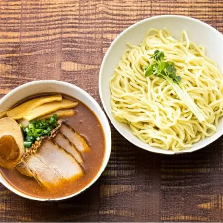 北海道のうま辛 つけ麺340g(2食入り)×8個＜計16人前＞ ちぢれ太麺_北海道で人気 ラーメン ちぢれ麺 釧路ラーメン 冷蔵 森谷食品 一人暮らし セット おかず ご当地グルメ 北海道 釧路町 釧路超 特産品_【配送不可地域：離島】【1436524】