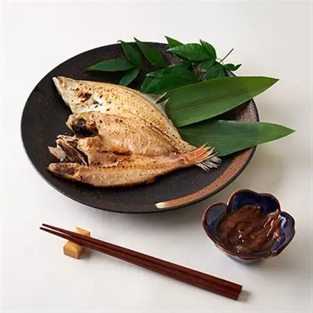 新温泉町「魚寄」の灰干しノドクロの干物3枚、灰干しイテガレイ3枚、ホタルイカの醤油漬け1袋セット【配送不可地域：離島】【1433237】