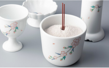 肥前赤絵窯元 鷹巣 桜花文 仏具揃え お線香立て お線香入れ 茶湯入れ お供え入れ モダン 手描き 有田焼 A75-50