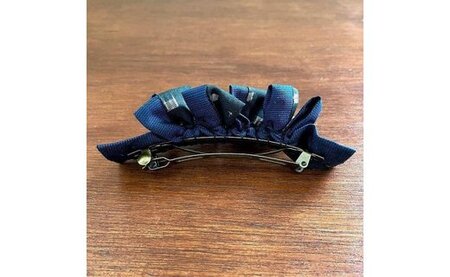 大島紬ひらひらバレッタ瑠璃カケス ブルー【世界自然遺産 登録記念】 A088-002 バレッタ 大島紬 絹 シルク ヘアアクセサリー カジュアル レディース 大人っぽい シンプル かわいい おしゃれ プレゼント