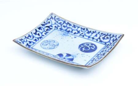 有田焼 蛸からくさ丸紋長角皿 2枚セット【まるぶん】食器 器 うつわ 磁器 皿 角皿 盛皿 ケーキ皿 菓子皿 プレート 唐草 からくさ 手描き 染付 青 ブルー 食洗機対応 55000円 A55-160