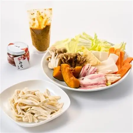 【ほうとう味比べ大会3連覇・殿堂入り】黄金ほうとうフルセット3人前+特製辛味噌(ほうとう蔵 歩成)【配送不可地域：離島・沖縄県】【1084714】