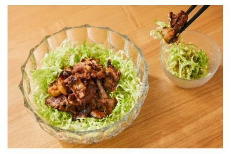 【TVで紹介！】亀山印 キャベツでたべるホルモン焼き 食べ比べ みそ・しお・ピリ辛 各300g ×2p 計6p [気仙沼市物産振興協会 宮城県 気仙沼市 20565250]