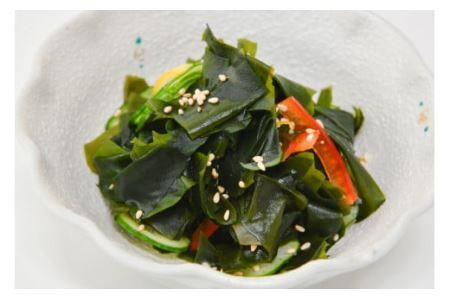 三陸産カットわかめ 100g [横田屋本店 宮城県 気仙沼市 20563917]