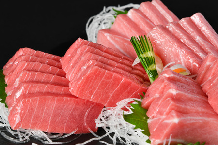 【高級旅館御用達】 本鮪 お刺身セット 大トロ 800g 中トロ 400g [豊洋海産流通 宮城県 気仙沼市 20563969]