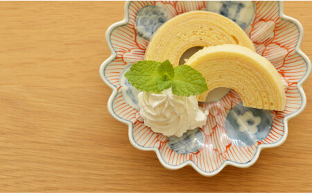 有田焼 文青 菊形小皿 3枚セット【まるぶんオリジナル】食器 器 うつわ 磁器 陶磁器 和食器 取皿 小皿 豆皿 菊 染付 赤絵 初期伊万里 お正月 ハレの日 赤 青 電子レンジ対応 A35-339