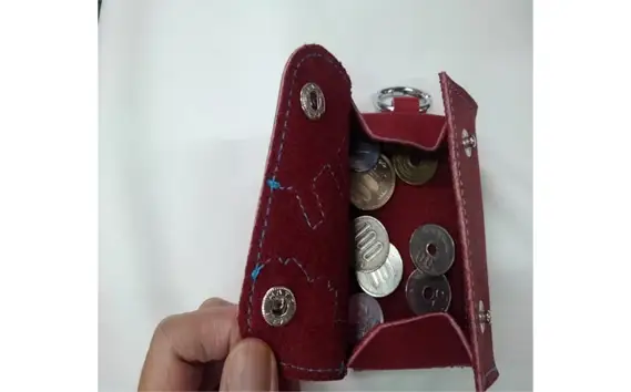 グローブの革製　コンパクトな三つ折り財布　WIS No.096