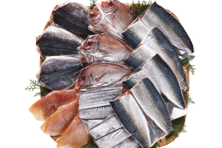 凍眠市場 三陸沖産 干物セットD 5種 計2.8kg ( さば 300g×4 アジ 150g×3 タイ 150g×3 タチウオ 200g×2 エイヒレ 100g×3） [シャディ 宮城県 気仙沼市 20564009]