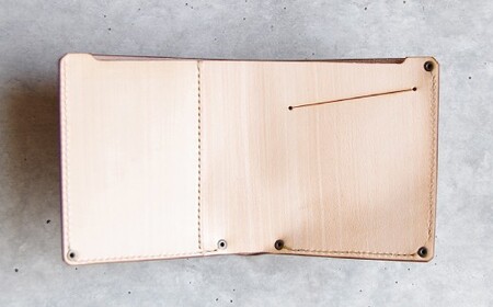 【こだわりの革細工】二つ折り財布 /「LEATHERS by Kei Arabuna」革 財布