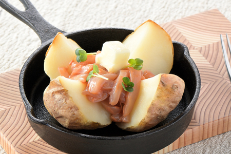 いか塩辛 白造り 2kg(1kg×2p) 冷凍 [小野万 宮城県 気仙沼市 20564657]