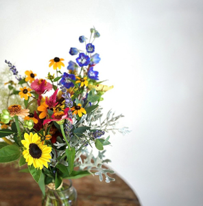 季節のおすすめ生花花束 ブーケM 1束 / らんまん 花 植物 お花 アレンジメント 高知 人気 おすすめ 送料無料【株式会社tomoni】 [ATCG021]