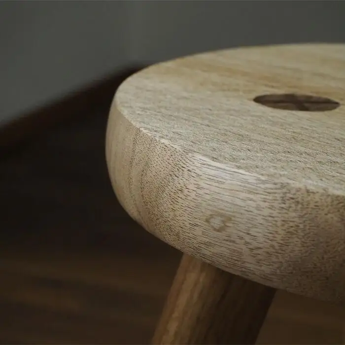 まる座スツール　3本脚　国産クルミ材 ／ 椅子【UMEBACHI FURNITURE】