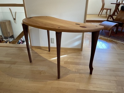 『ほくとのクラフト』いっぴん工房手作り造形家具　ティアドロップテーブル テーブル ティアドロップテーブル ワーキングデスク ダイニングテーブル ティーテーブル コンソール ほくとのクラフト いっぴん工房 手作り 家具 多目的 ウォールナット 新生活　高品質 リモートワーク 木製 シンプル インテリア ウッド [h005]