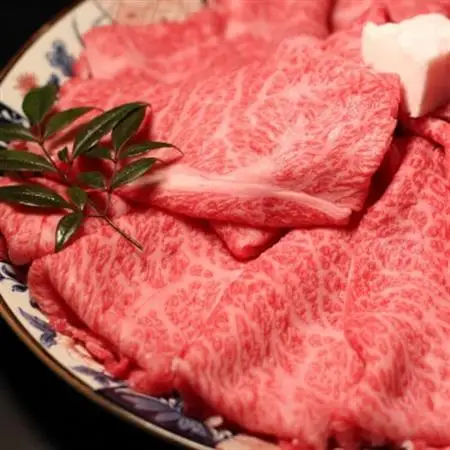 稲葉メルヘン牛(A4-A5)　すき焼き用おまかせ400g(肩又は肩ロース)【配送不可地域：離島・北海道・沖縄県・東北・中国・四国・九州】【1291438】