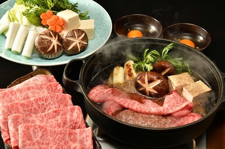 松阪牛すき焼き用（肩・モモ・バラ）300ｇ【1.2-11】