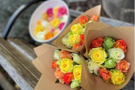 【 定期便 3回 】 バラ の 花束 （ 7～10本 ） ブーケ サイズ（ 30cm 程度） | バラ 花束 奈良県 平群町