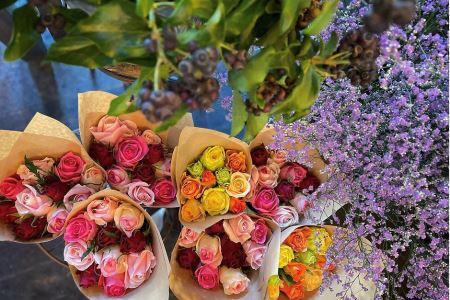 【 定期便 3回  バラ の 花束 （ 15～18本 ） ブーケ サイズ（ 30cm 程度） | バラ 花束 奈良県 平群町