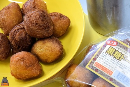 「ふわっふわっ」な食感！徳之島の黒糖ドーナツ（16個入） （ お菓子 スイーツ ドーナツ アンダギー 徳之島 奄美 鹿児島 黒砂糖 黒糖 おやつ オススメ 美味しい ）