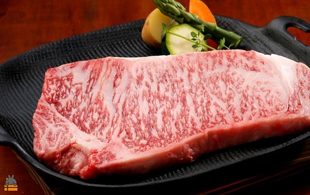 《和牛日本一獲得》5等級 これが!!鹿児島黒牛 王道のサーロインステーキ 400g（200g×2P） ( 5等級 黒牛 黒毛和牛 牛肉 鹿児島 日本一 全国和牛能力共進会 徳之島 奄美 鹿児島 ステーキ BBQ ディナー 肉汁 霜降り 美味しい オススメ プレミアム JA食肉かごしま )