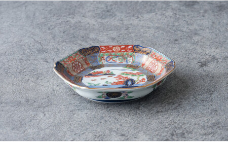 有田焼 【復刻古伊万里】 錦色絵六角口変り皿 21cm 【大慶】お正月の器 特別な日 お正月の器 ワンランク上の器 お正月の器 華やかな器  食器 器 お正月 ハレの日 お祝い お皿 華やかなお皿 煌びやかなお皿 A50-228