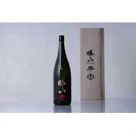 勝山 純米大吟醸 極純原酒 伝 1800ml_酒・アルコール 純米大吟醸 日本酒 sake サケ_【1448304】
