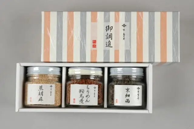 【菊乃井】瓶詰め（ちりめん・京細雨・煎り胡麻）［ 京都 料亭 京料理 人気 おすすめ 老舗 グルメ ミシュラン ギフト プレゼント 贈答用 お取り寄せ ］ 