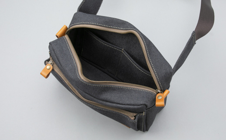 【J-190】ｋｉｉ工房　帆布かばん　ボディーバッグ　先染め黒 【高島屋選定品】