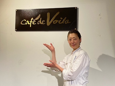 汐美真帆マネージャーと一緒に食す宝塚パンケーキセット（フルーツデコレパンケーキ＆コーヒー付き）