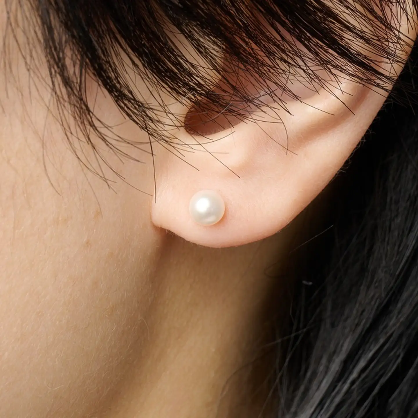 艶々ベビー！5mmアコヤ真珠直付けピアス：B425-007