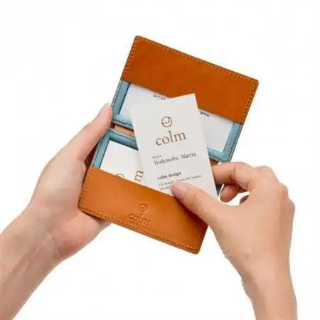 colmの名刺入れ ブラウン「立体成型でつくった 好印象を与える独自の名刺入れ」_装飾品・工芸品  服飾小物 _【1404256】