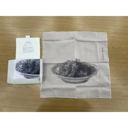 南部町立美術館　近藤浩一路作品「皿の葡萄」ハンカチ　箱入り【1466588】