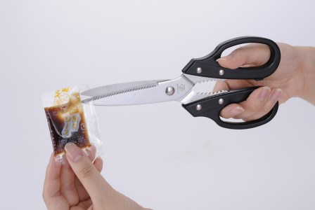 【ロングブレードキッチン鋏】　お肉もスパッ！ギザ刃付きですべらない　切れ味抜群 H7-22 