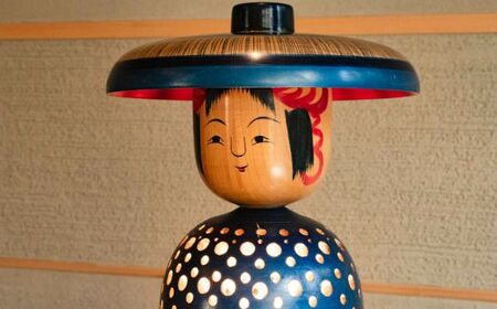 No.2840 土湯こけしのスタンドライト　陳野原幸紀作