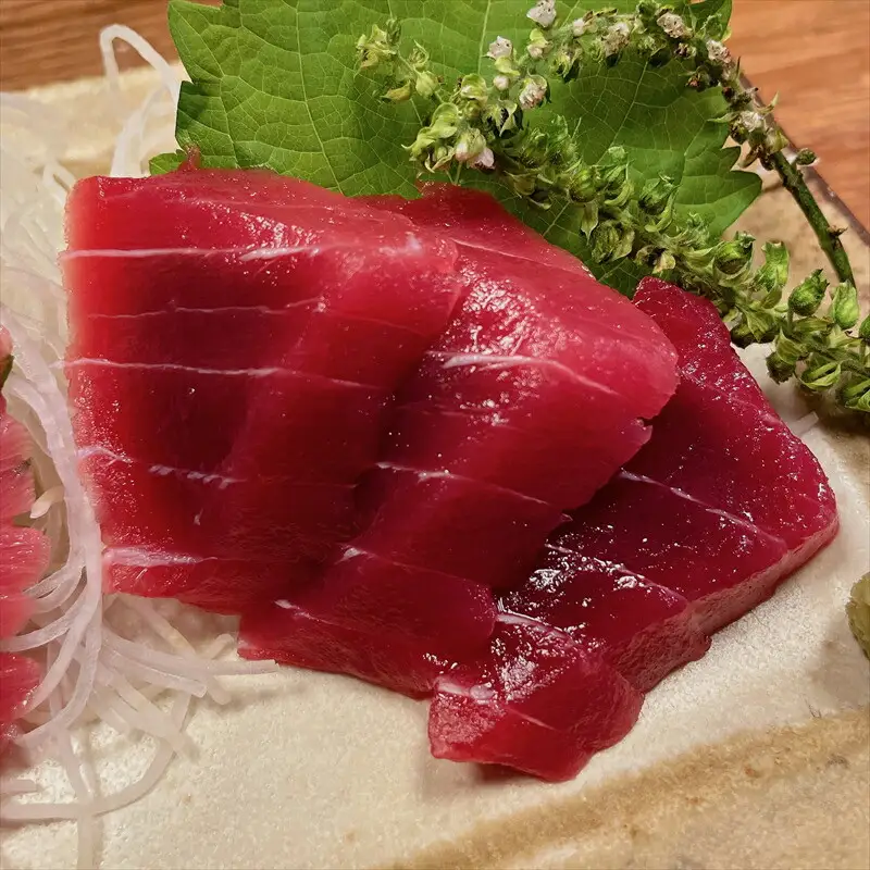 貴重な天然本鮪 赤身 約200g×1柵 約2人前●マグロの中心部天身を使用！【赤身 天身 惣菜 海鮮 お取り寄せ 御中元 お中元 お歳暮 父の日 母の日 贈り物 日本酒 焼酎 マグロ マグロ】【神奈川県小田原市早川】