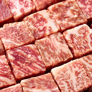 395-2 鹿児島産 黒毛和牛 A4等級 モモ サイコロステーキ 合計500g KN021-018 肉 牛肉 冷凍