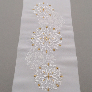 半衿　白地に白とゴールドの華紋柄　刺繍 和装 民芸品 工芸品 伝統技術 篠原縫製