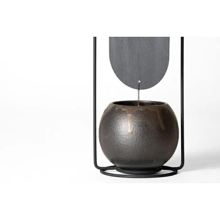 【熊谷聡商店】涼の音（黒）～モダンでシックな陶磁器製の置き型風鈴～