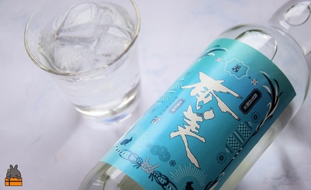 《蔵元直送便》鹿児島県限定 長期熟成貯蔵 本格黒糖焼酎 奄美25度　720ｍｌ×2本 ( 焼酎 酒 お湯割り 水割り 炭酸割り 徳之島 奄美 鹿児島 糖質ゼロ プリン体ゼロ 限定 鹿児島県限定 奄美酒類 本場で飲まれる黒糖焼酎 世界自然遺産 )