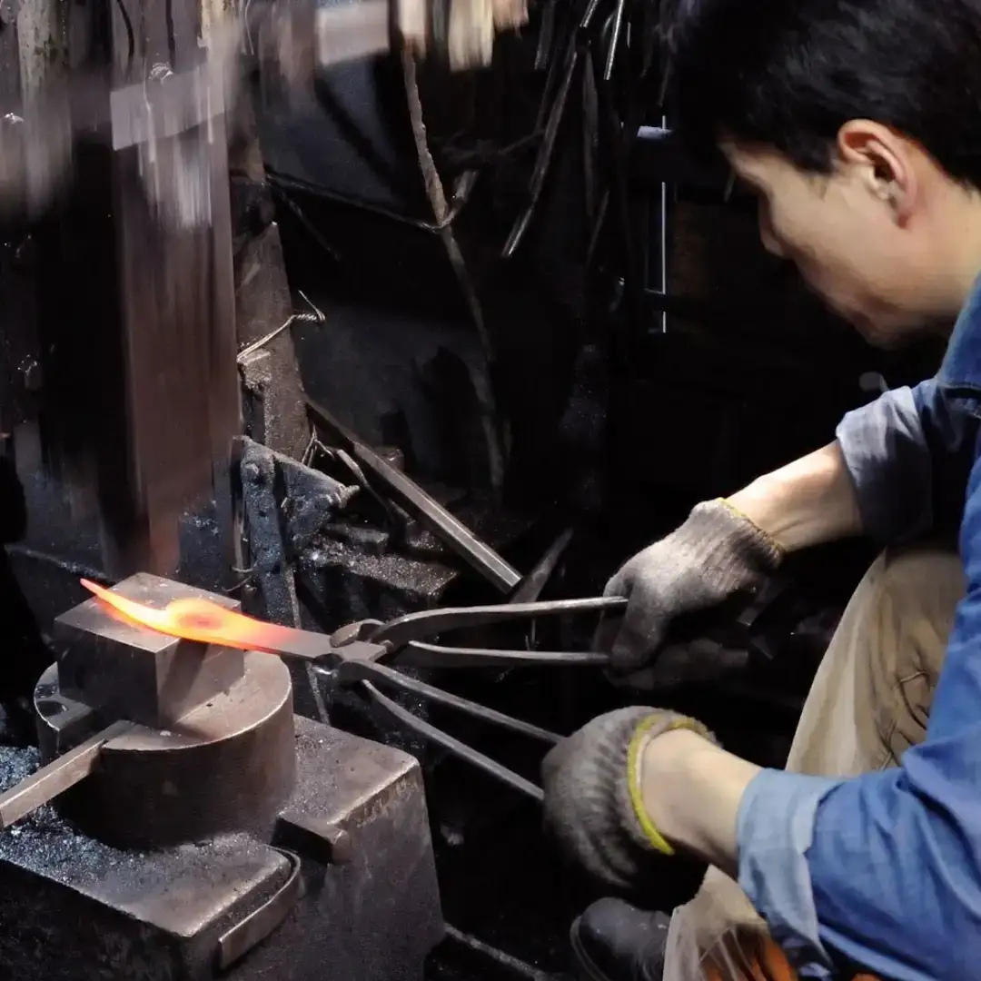 [金次郎] 菜切り包丁(両刃) 刃渡り165mm 梨地仕上げ 鋼 ステンレス 燕三条製 贈答用 ギフト 紙箱入り 【126S003】