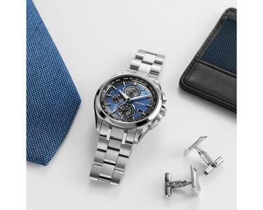 【CITIZEN】 アテッサ AT8040-57L シチズン 腕時計 メンズ シルバー ネイビー 光発電 エコ・ドライブ 電波受信 防水 クロノグラフ デュラテクトチタンカーバイト スーパーチタニウム サファイアガラス メーカー保証 新潟県 妙高市